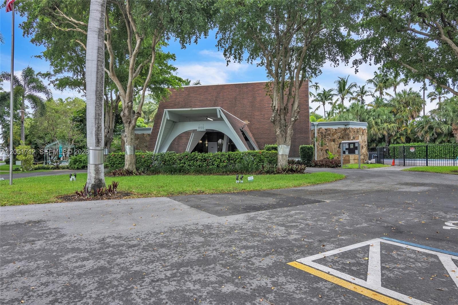 FAIRWAYS ROYALE CONDO · #503 in Hallandale Beach - Photo 12