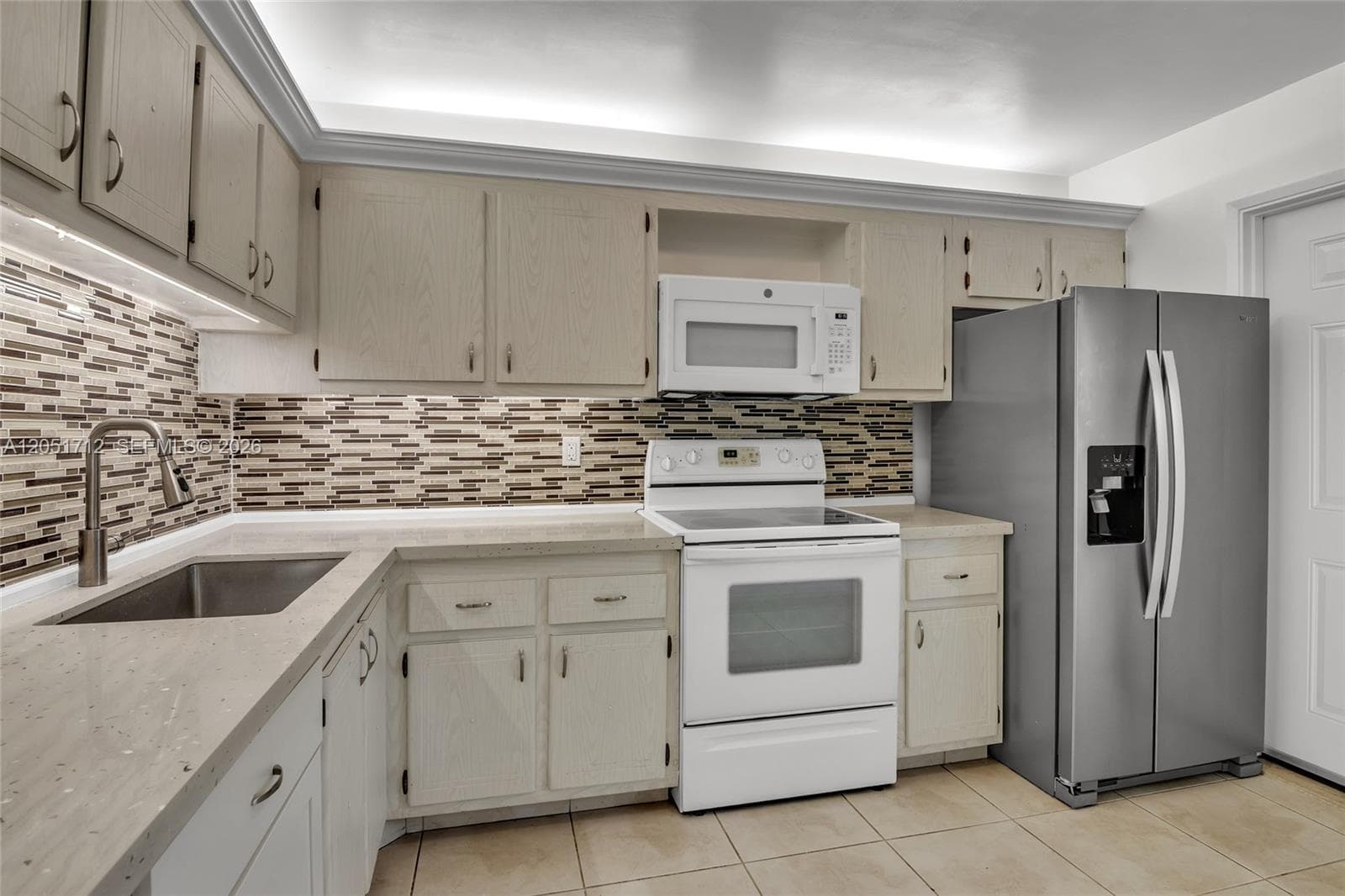 FAIRWAYS ROYALE CONDO · #503 in Hallandale Beach - Photo 3