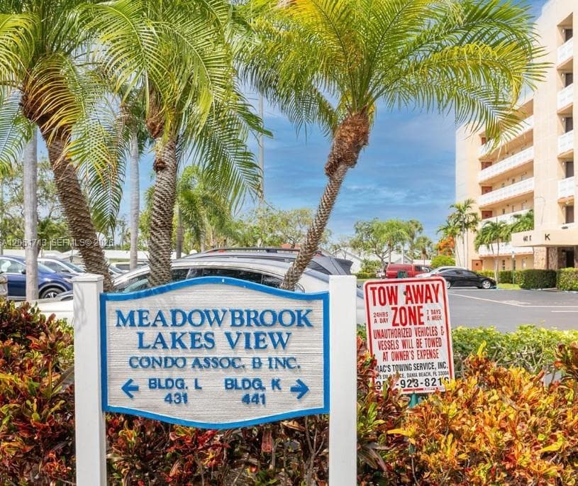 MEADOWBROOK LAKES · #505 in Dania Beach - Photo 3