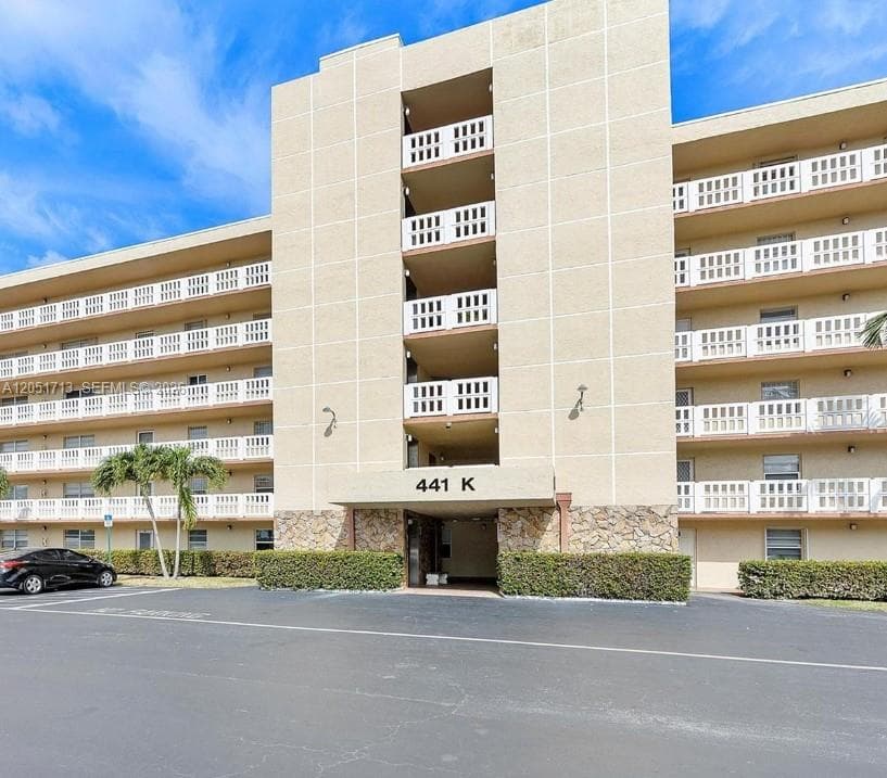 MEADOWBROOK LAKES · #505 in Dania Beach - Photo 1