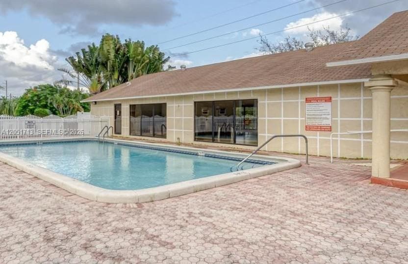 MEADOWBROOK LAKES · #505 in Dania Beach - Photo 4