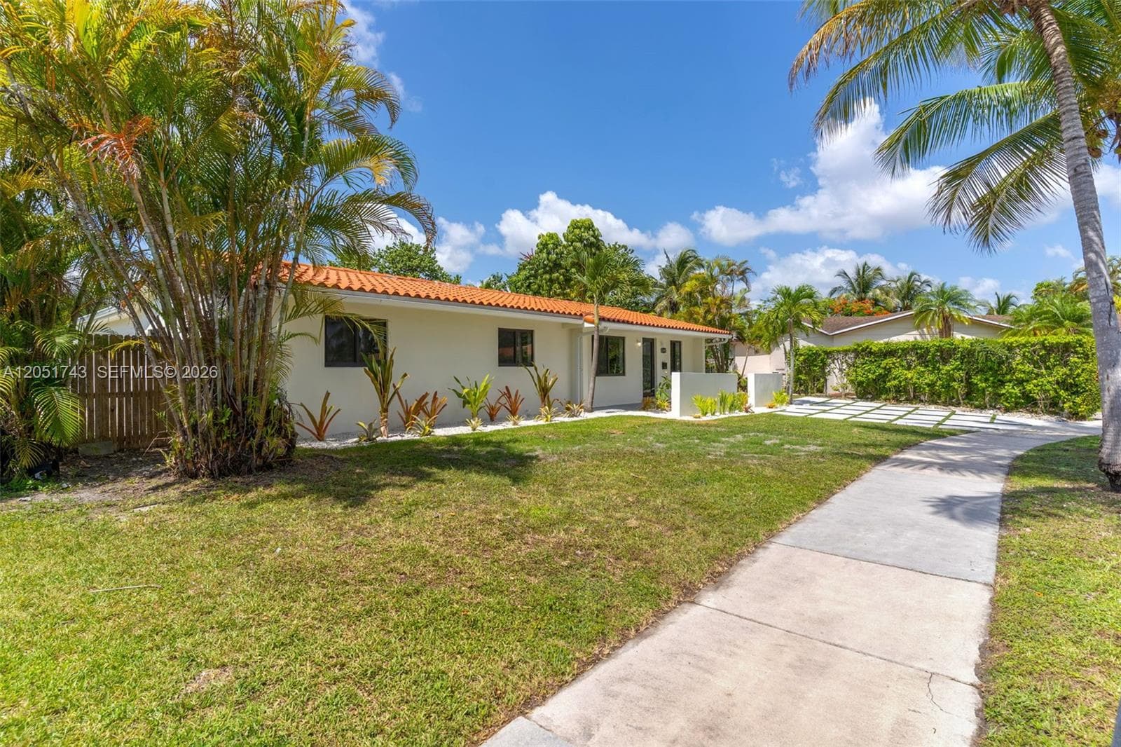 12846 SW 49th Ter photo 3