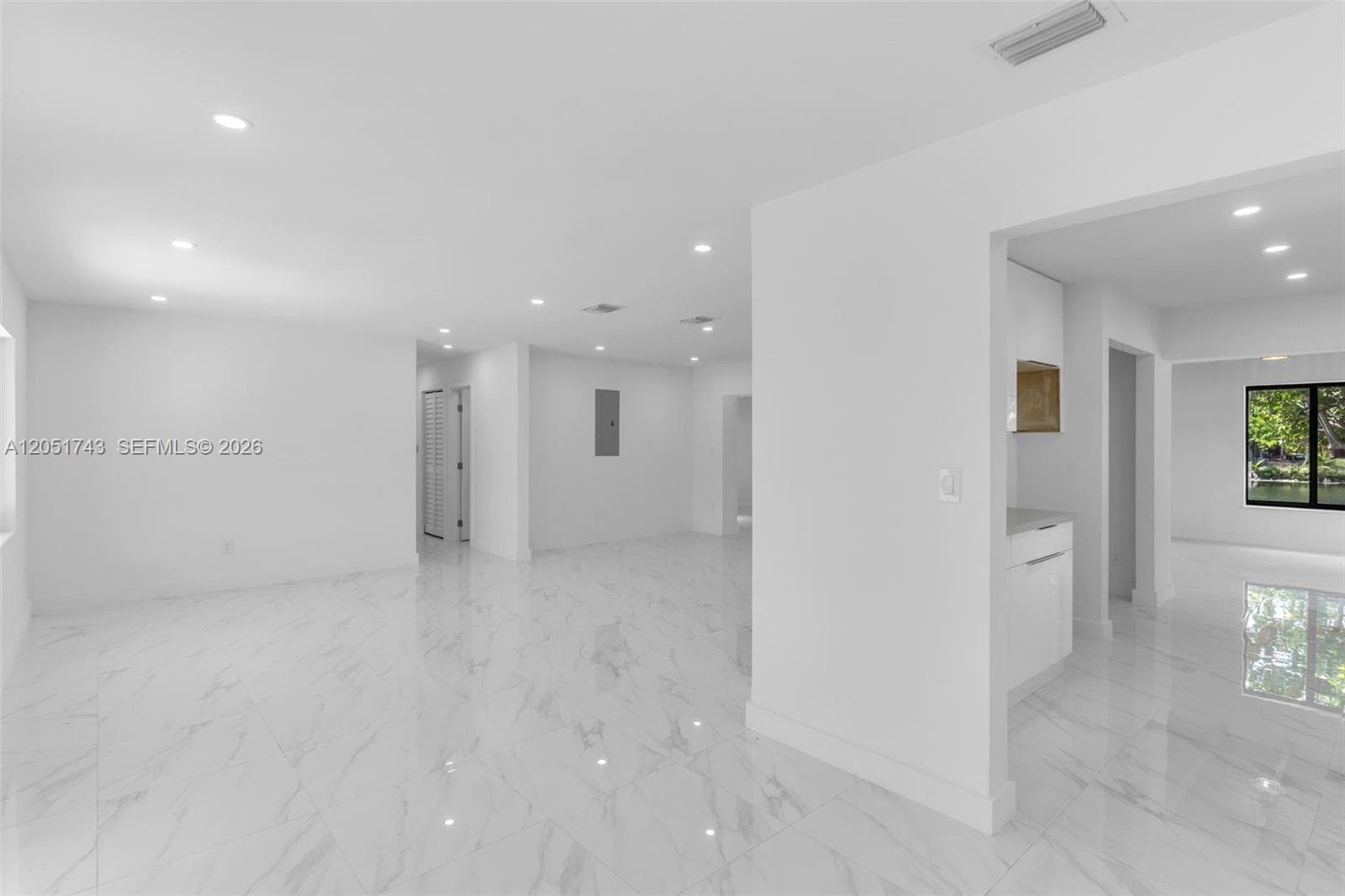 12846 SW 49th Ter photo 4