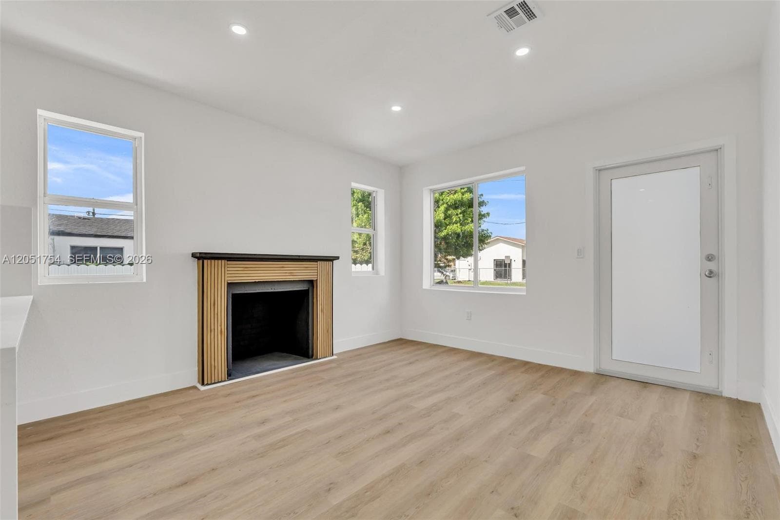 5364 NW 29th Ave photo 6