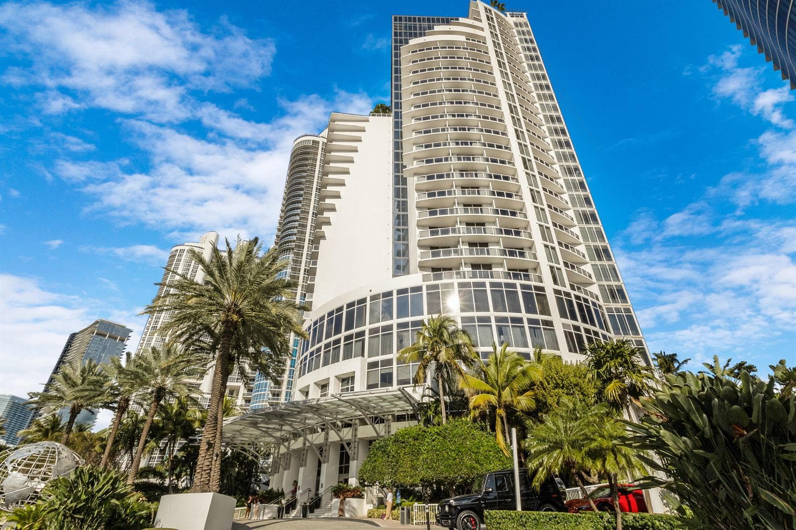 accutour_01 18001-collins-ave-unit-001