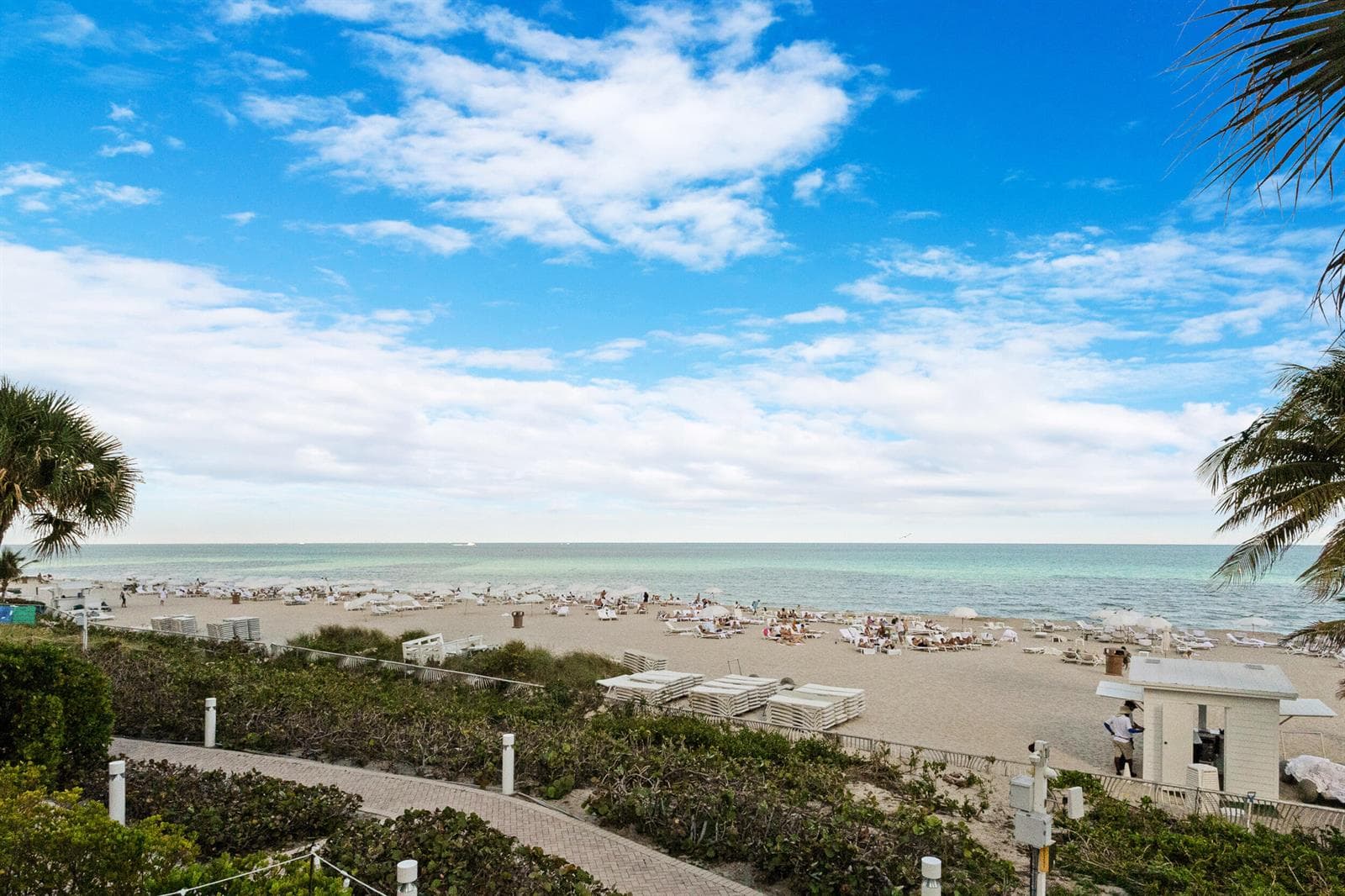 accutour_01 18001-collins-ave-unit-056 -