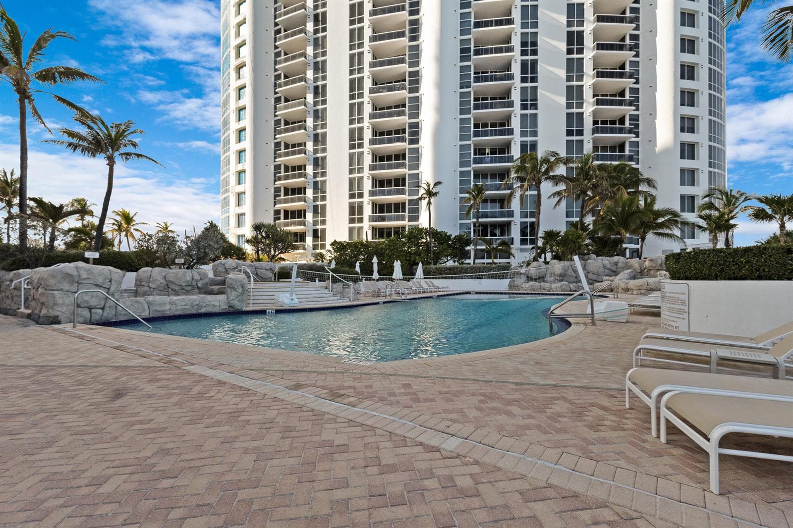 accutour_01 18001-collins-ave-unit-047 -