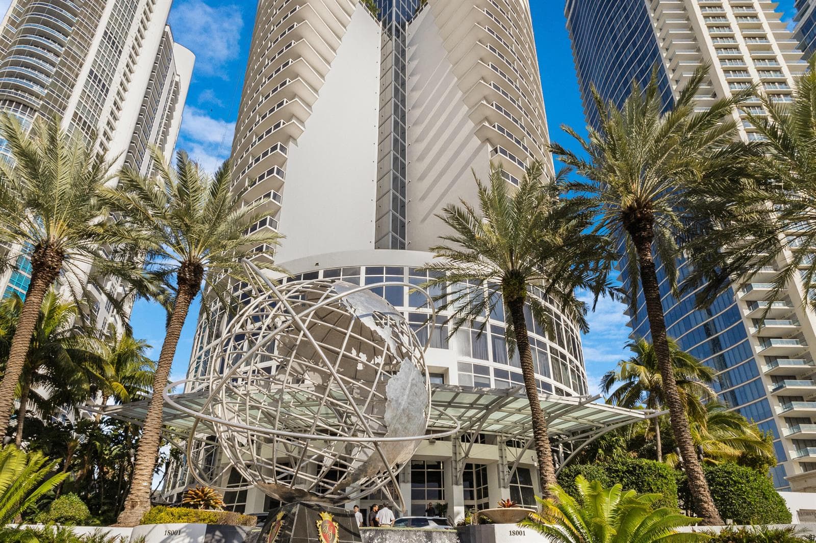 accutour_01 18001-collins-ave-unit-003