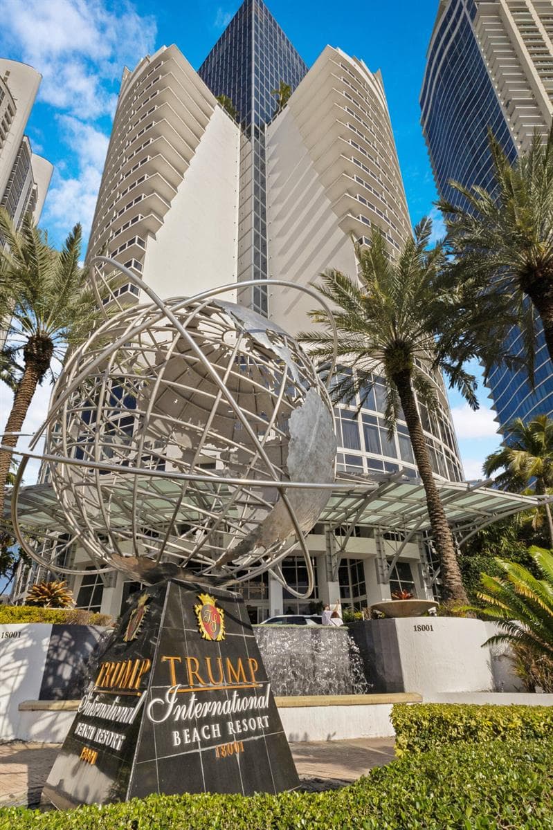 accutour_01 18001-collins-ave-unit-004