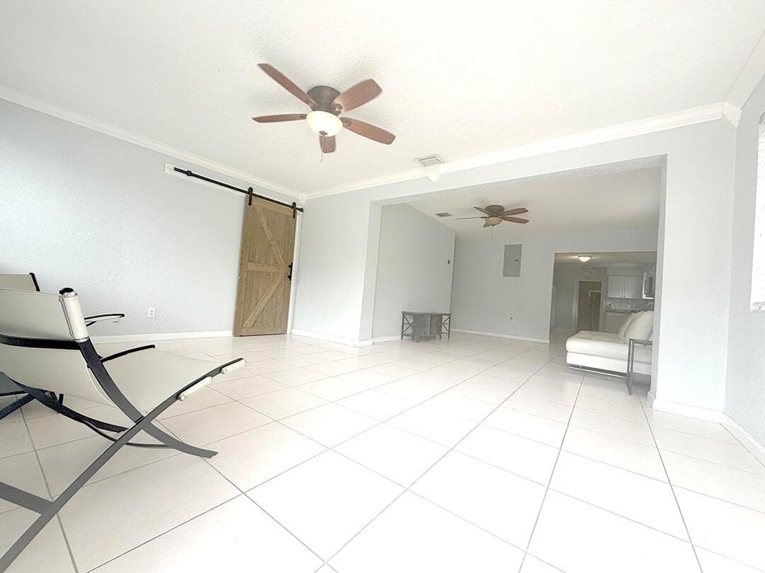 Livingroom area 4