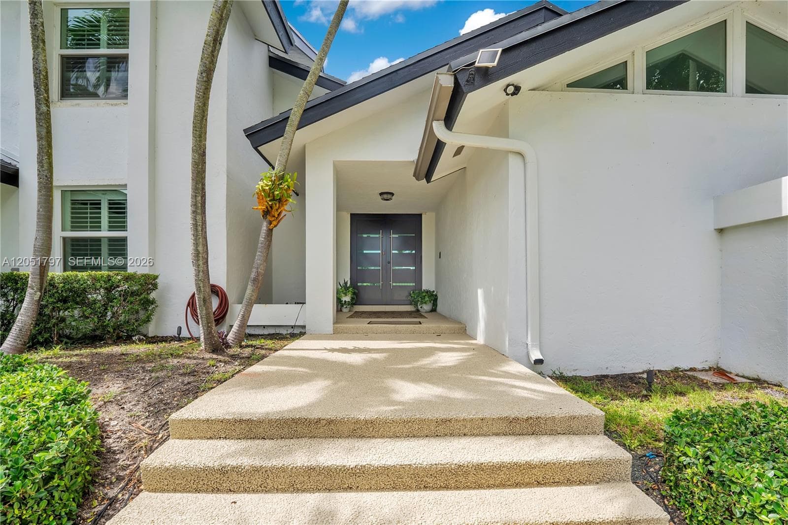 8265 SW 176th Ter photo 2