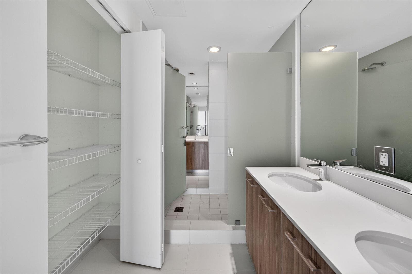 29-web-or-mls-501 NE 31st St unit 3305_H