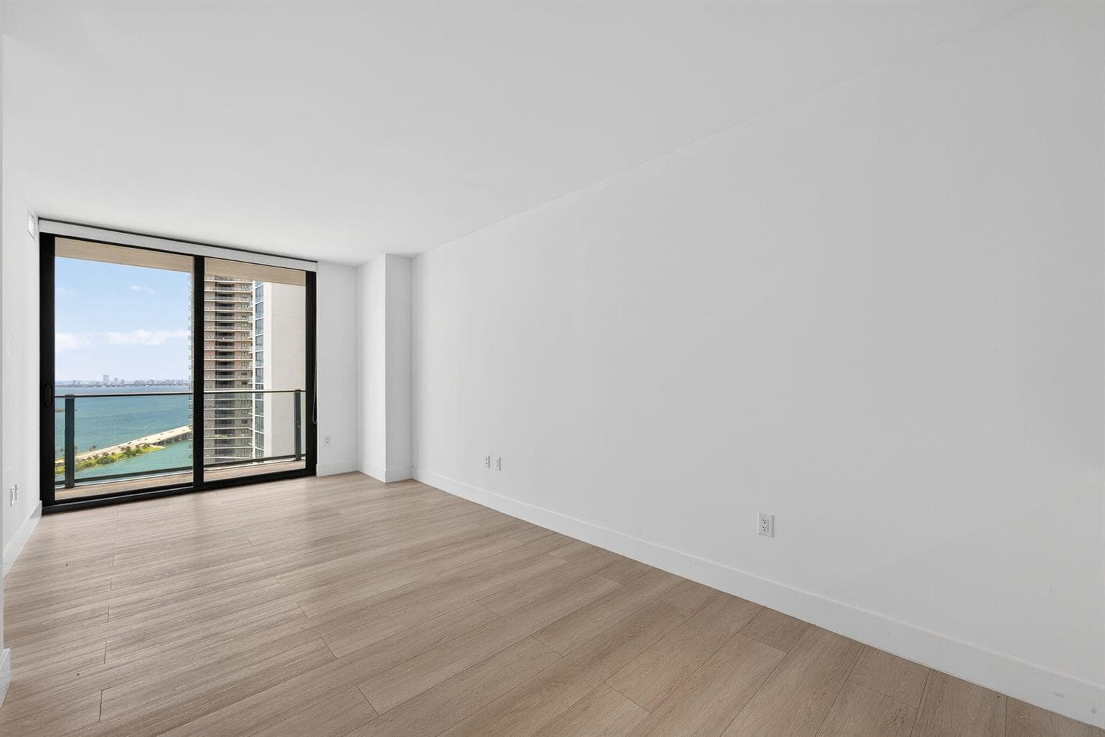 2-web-or-mls-501 NE 31st St unit 3305_HD