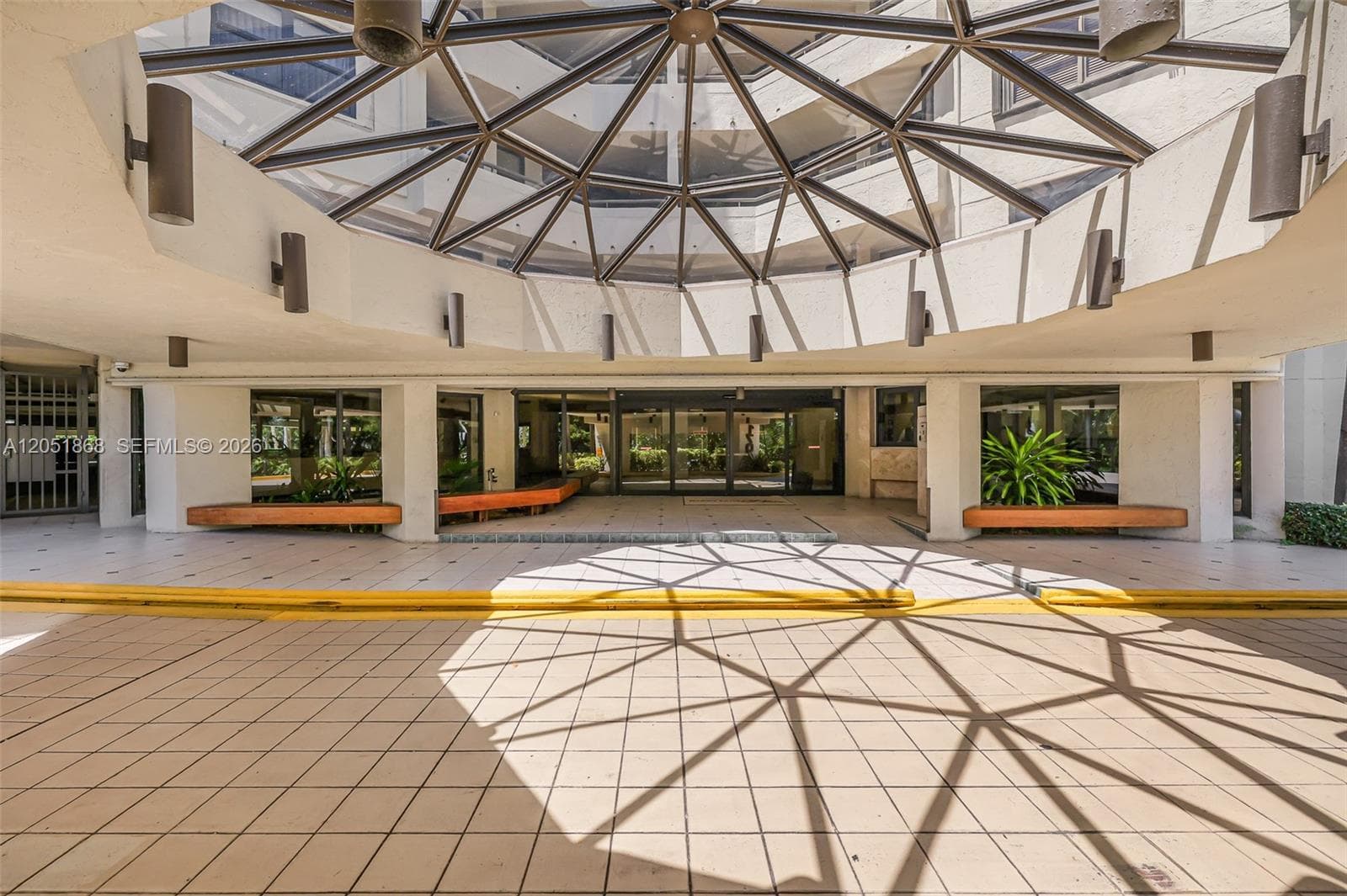 OCEAN LANE PLAZA · #305 in Key Biscayne - Photo 2