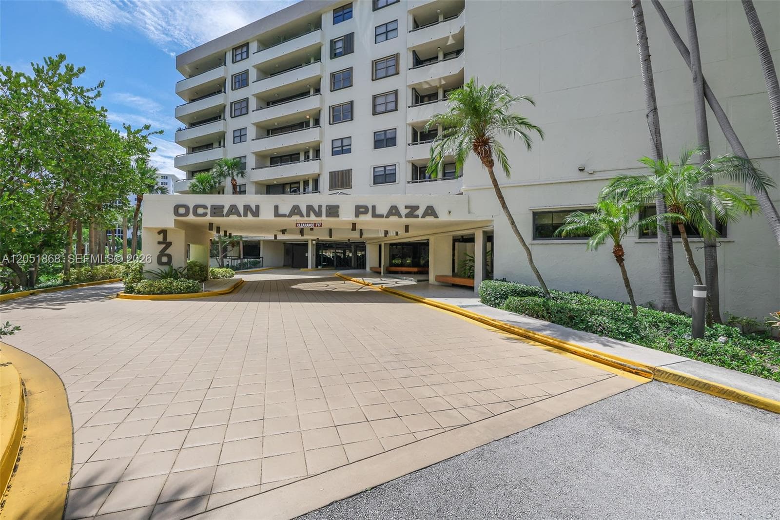 OCEAN LANE PLAZA · #305 in Key Biscayne - Photo 1