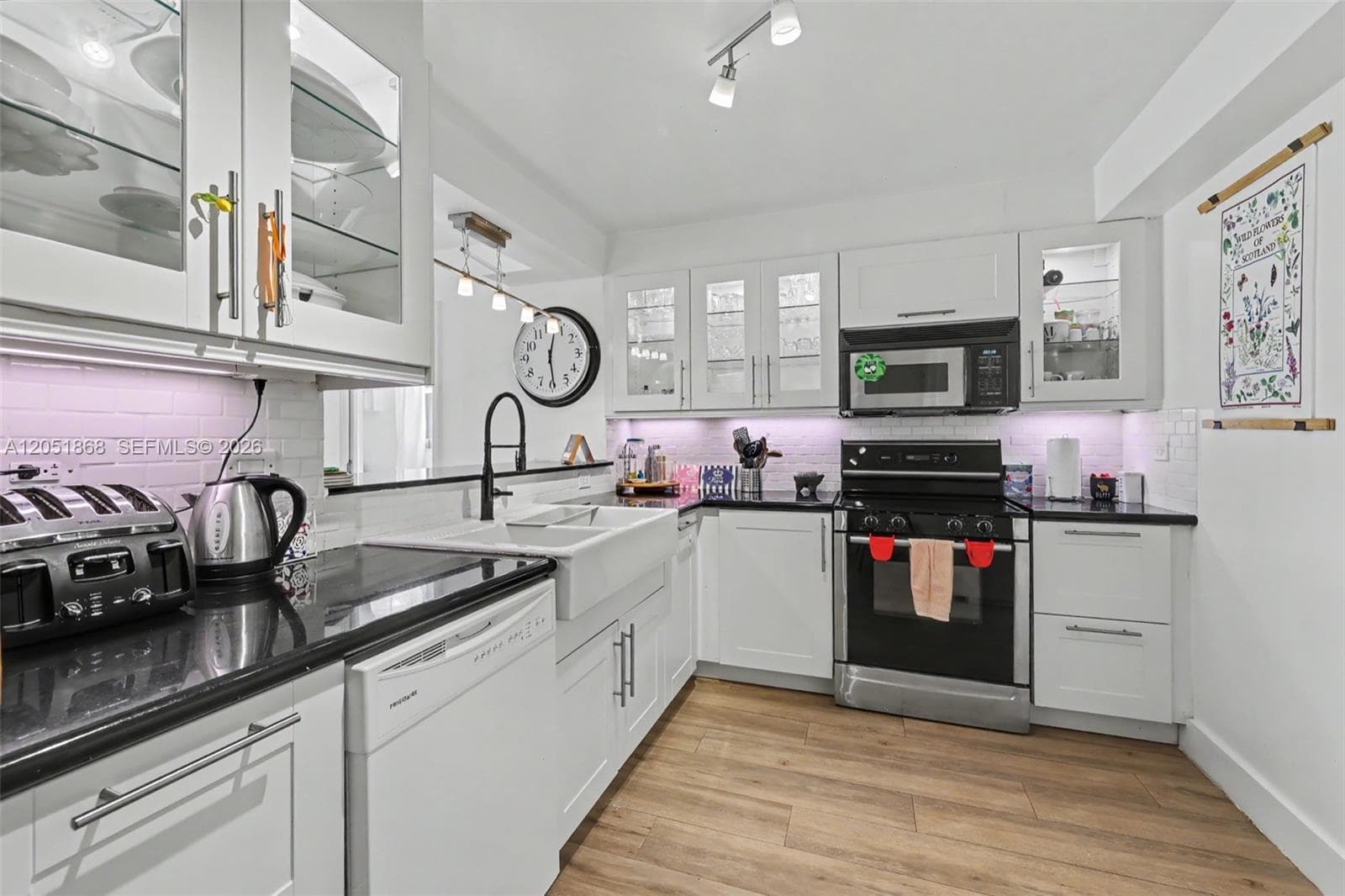 OCEAN LANE PLAZA · #305 in Key Biscayne - Photo 31