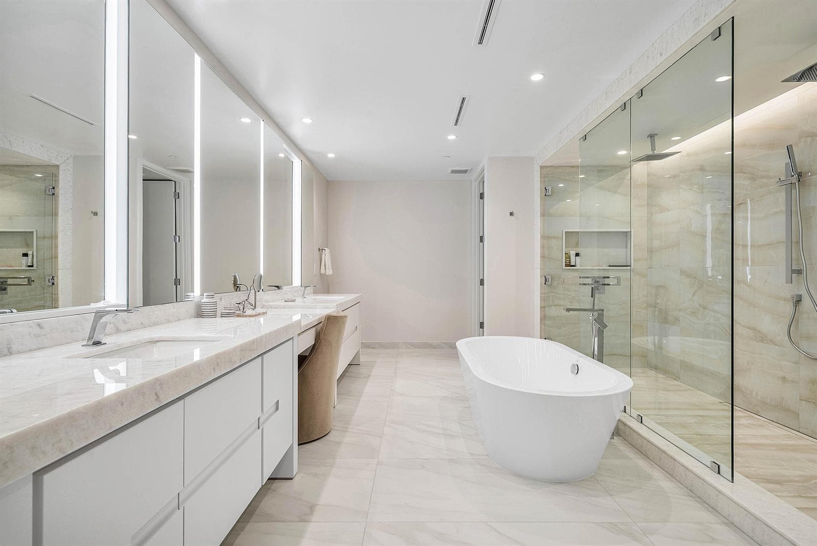 021-220SoutheastMiznerBoulevard-205-Boca