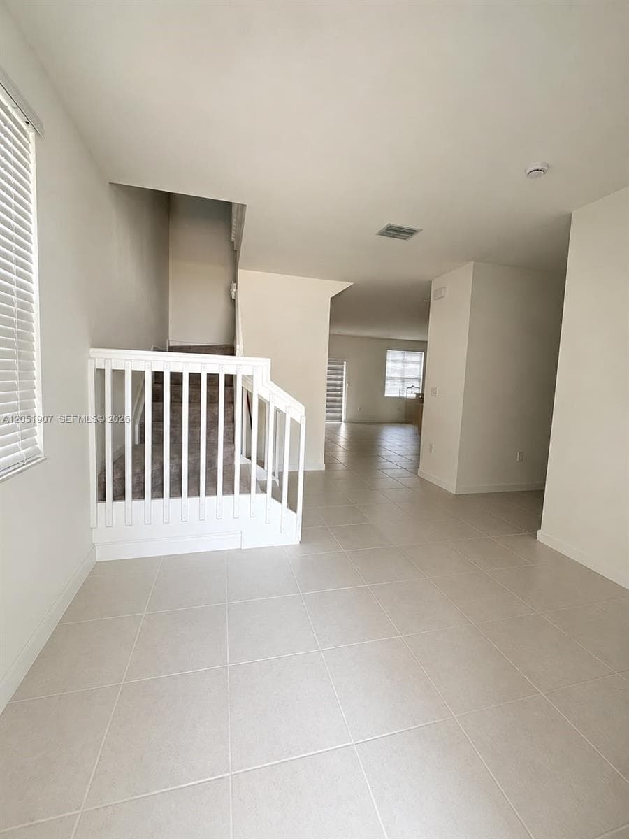 2523 SE 26th Ter photo 4