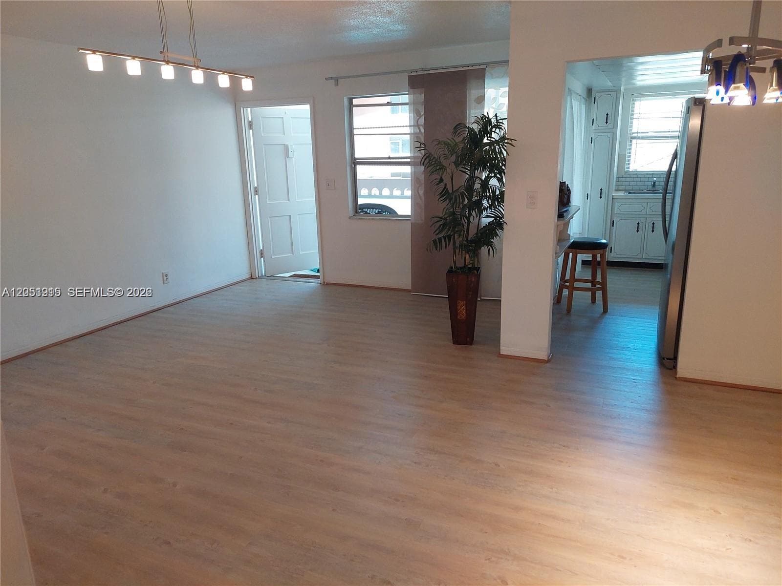 180 12 · #15c in Hallandale Beach - Photo 13
