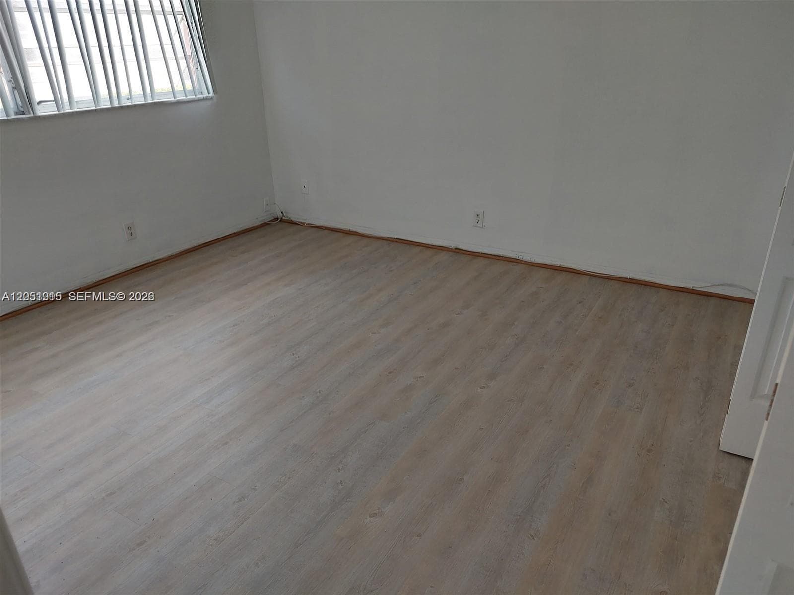 180 12 · #15c in Hallandale Beach - Photo 8