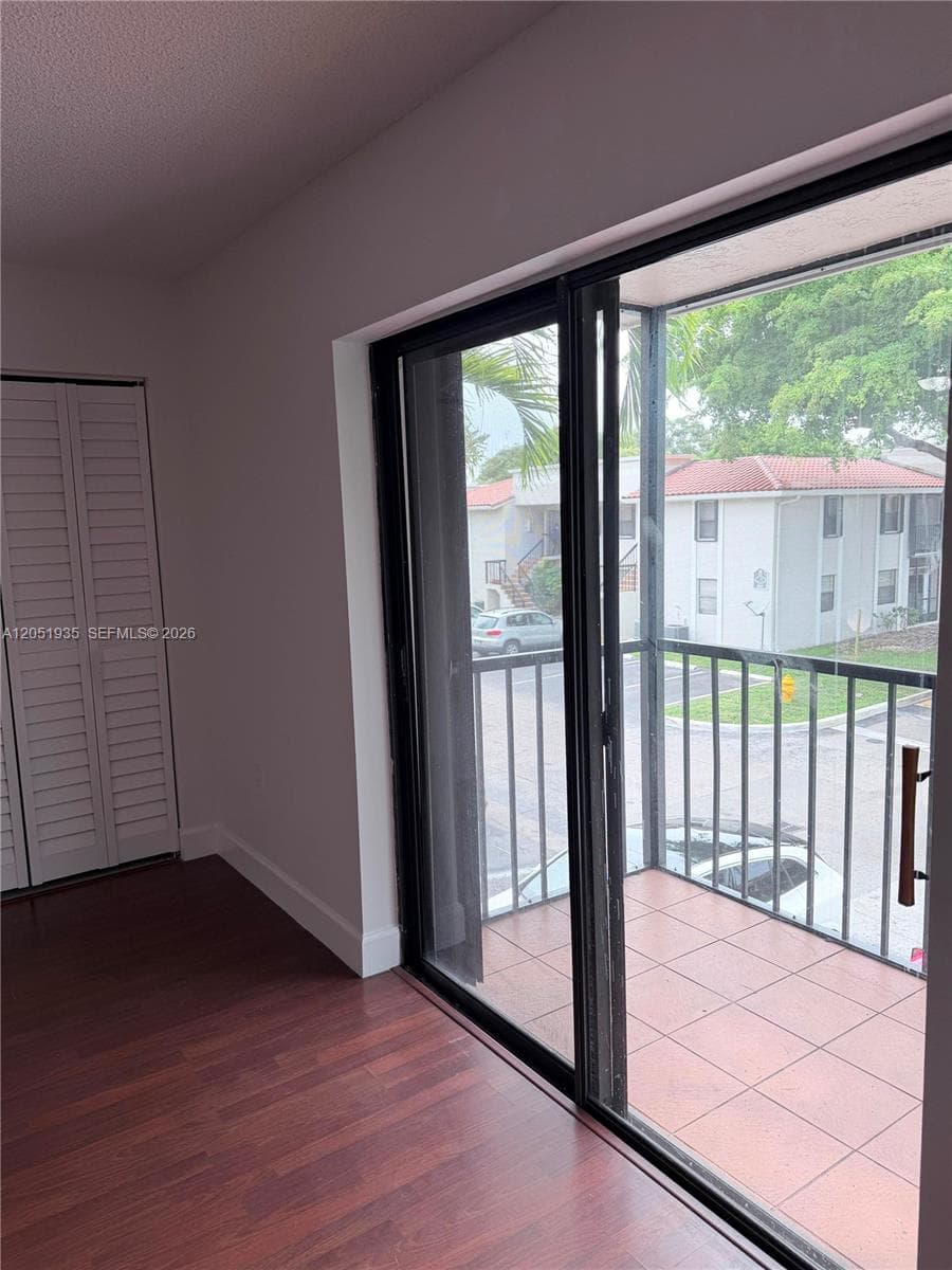 BANYAN TREE CONDO #9 · #107 in Miami - Photo 27