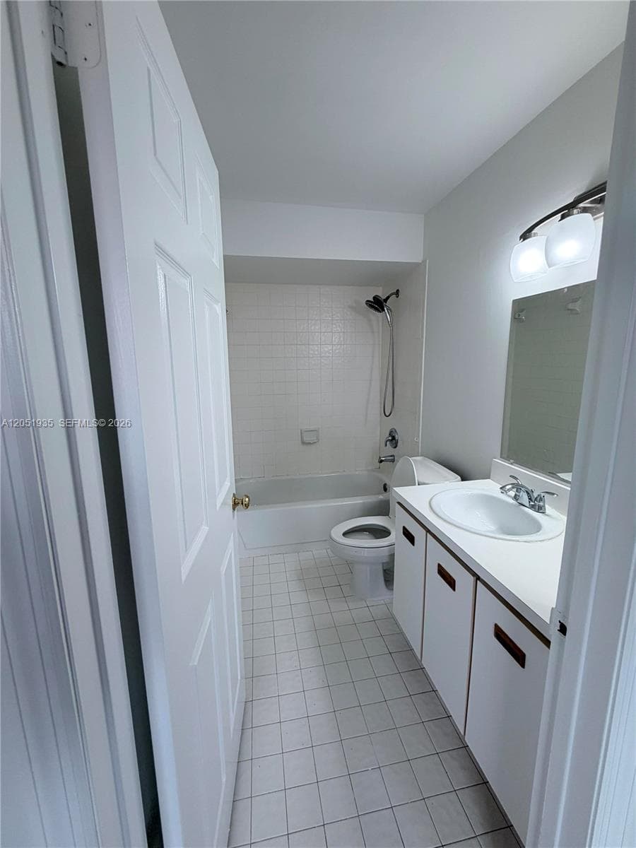 BANYAN TREE CONDO #9 · #107 in Miami - Photo 12