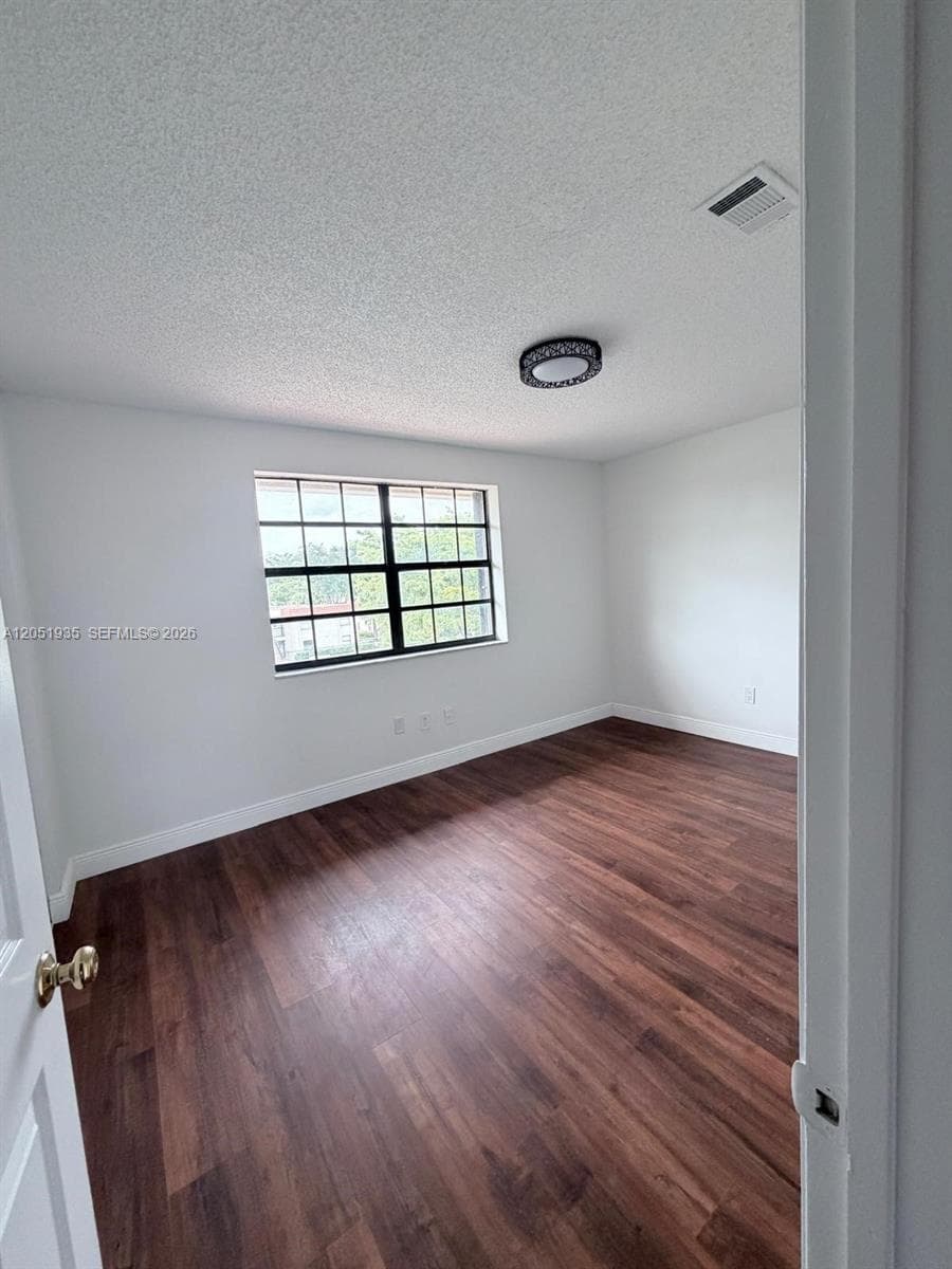 BANYAN TREE CONDO #9 · #107 in Miami - Photo 22