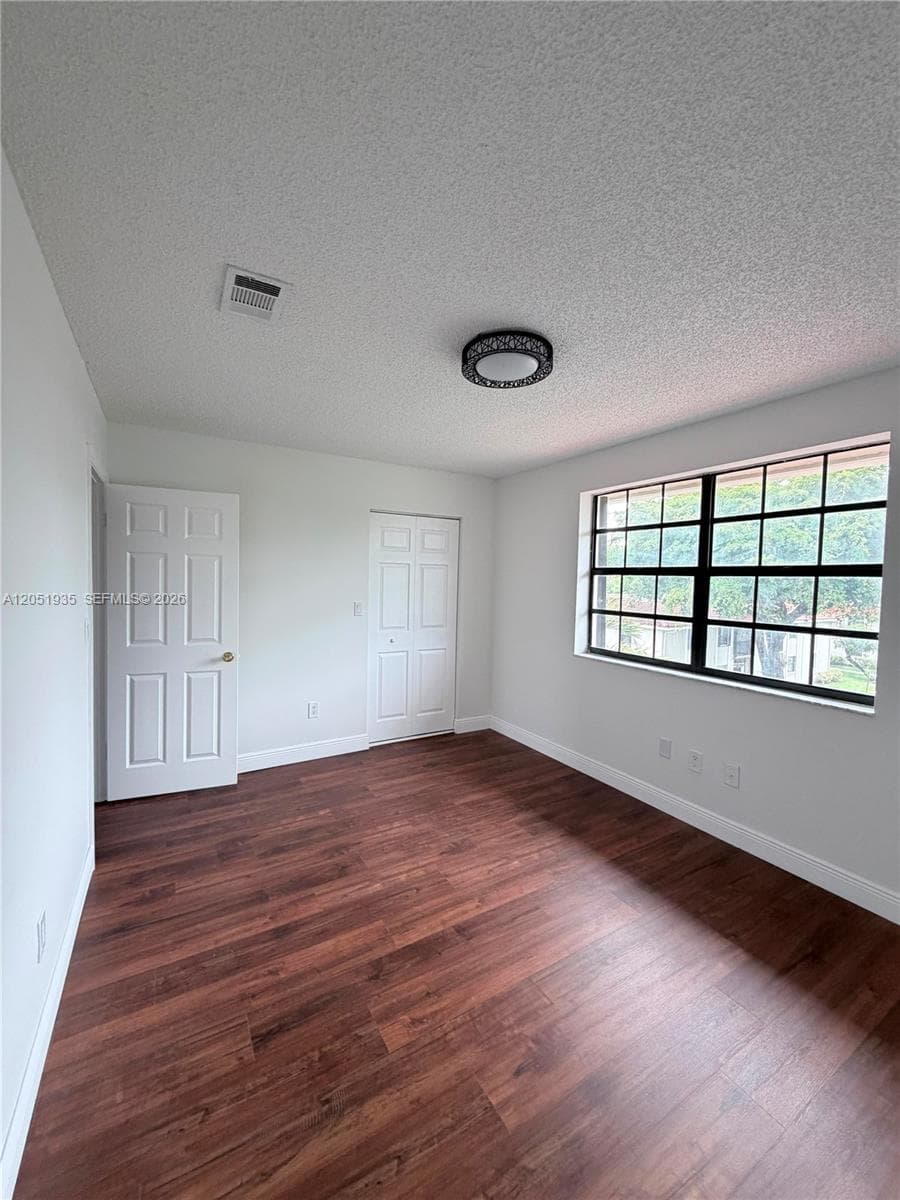 BANYAN TREE CONDO #9 · #107 in Miami - Photo 3
