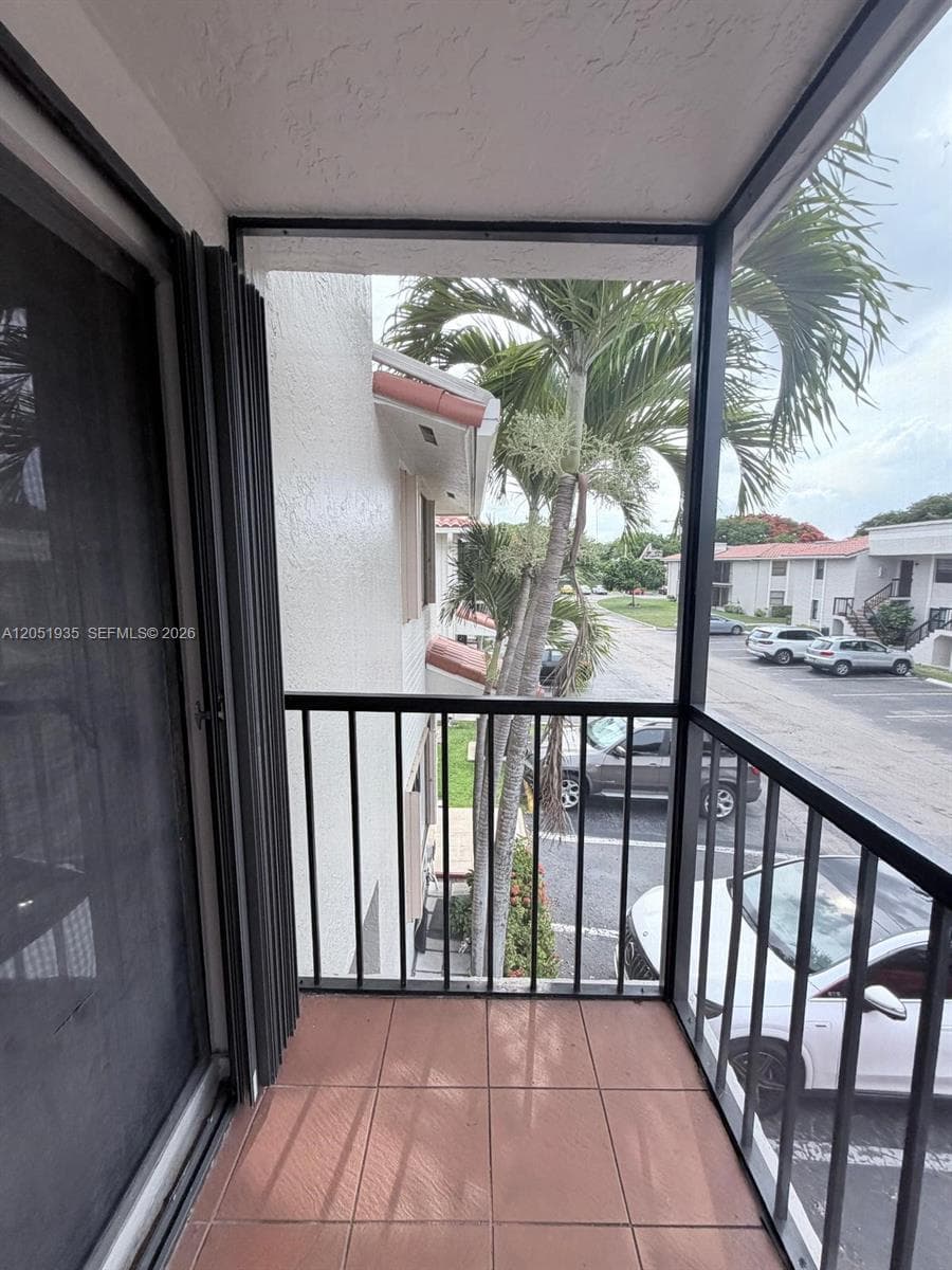 BANYAN TREE CONDO #9 · #107 in Miami - Photo 28