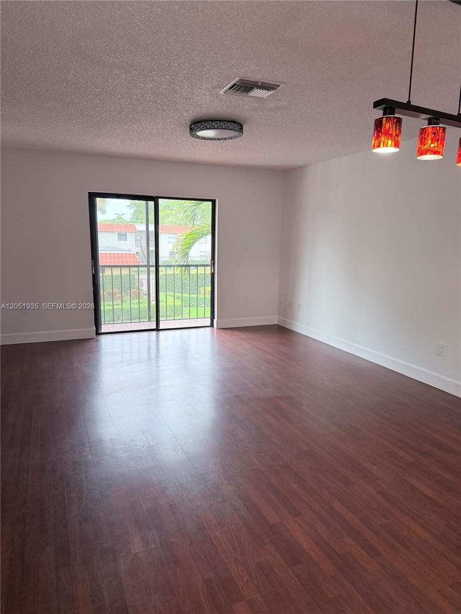 BANYAN TREE CONDO #9 · #107 in Miami - Photo 18