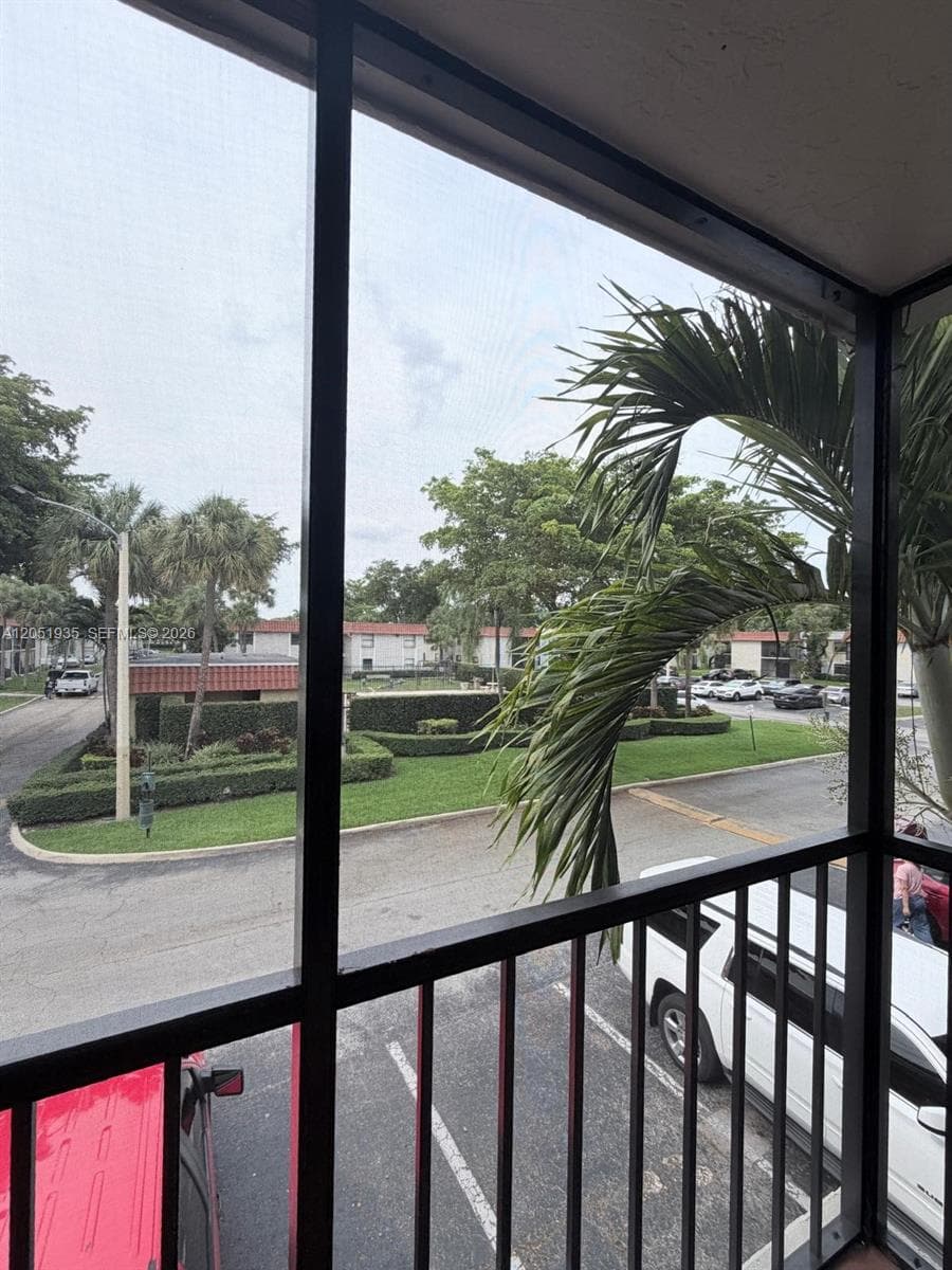 BANYAN TREE CONDO #9 · #107 in Miami - Photo 29