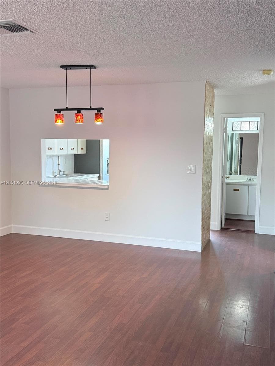 BANYAN TREE CONDO #9 · #107 in Miami - Photo 4