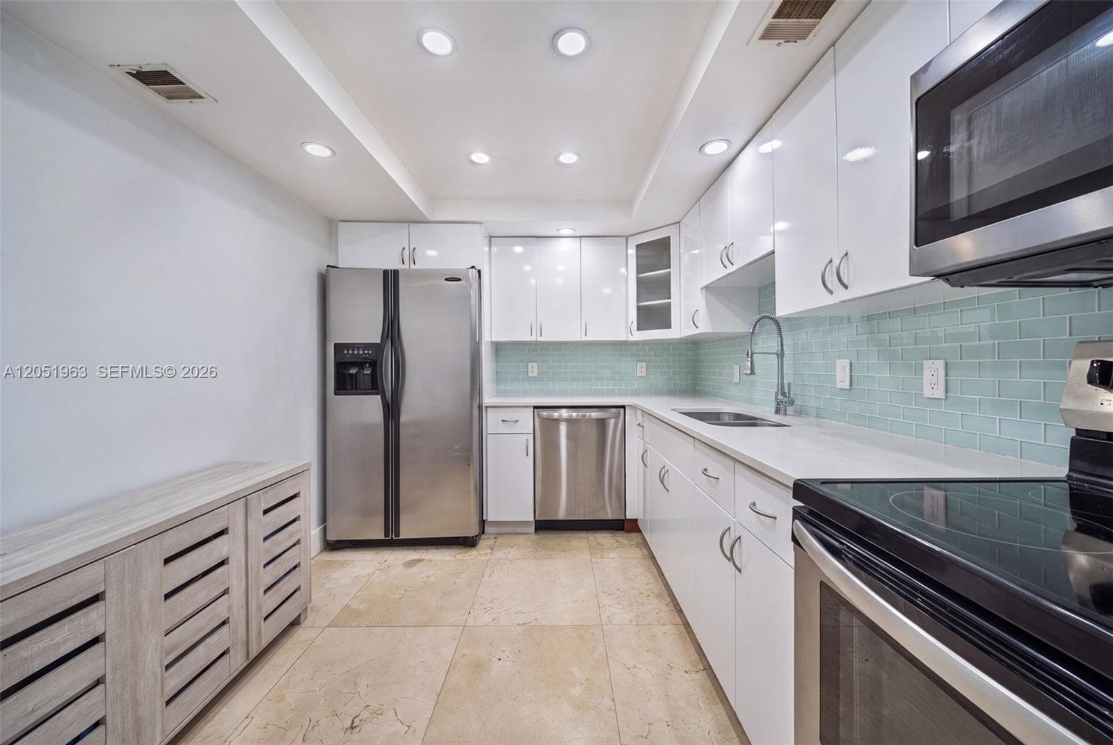 ARLEN BEACH CONDO · #1415 in Miami Beach - Photo 9
