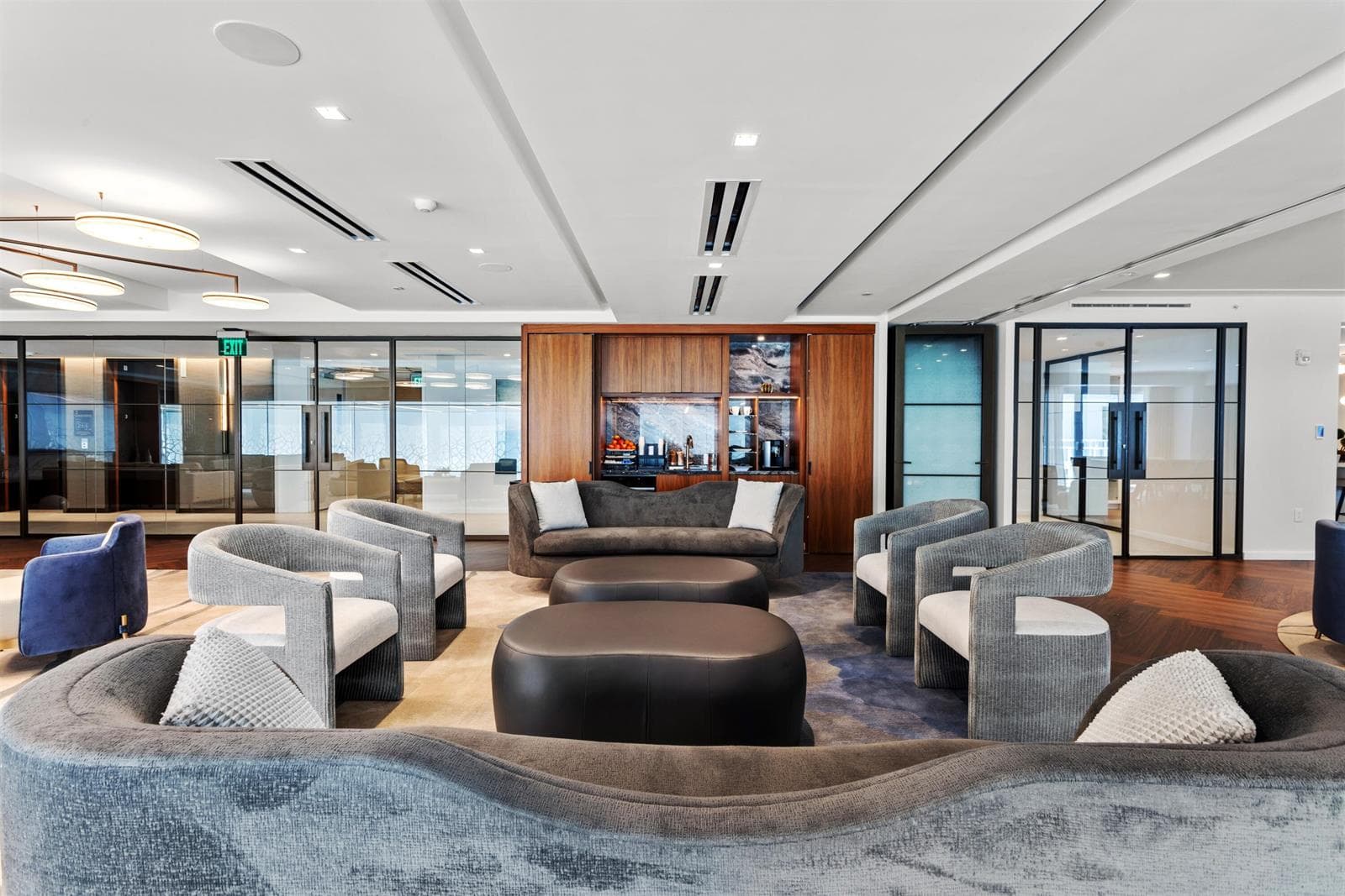 CLUB ROOM SEATING_TO_BUTLER_PANTRY