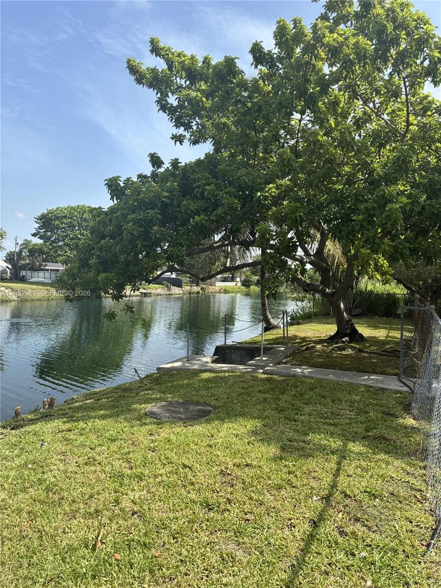 19120 Bel Aire Dr photo 23