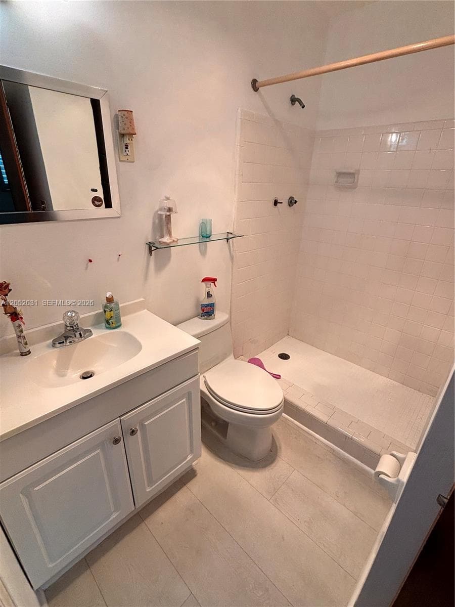 19120 Bel Aire Dr photo 13