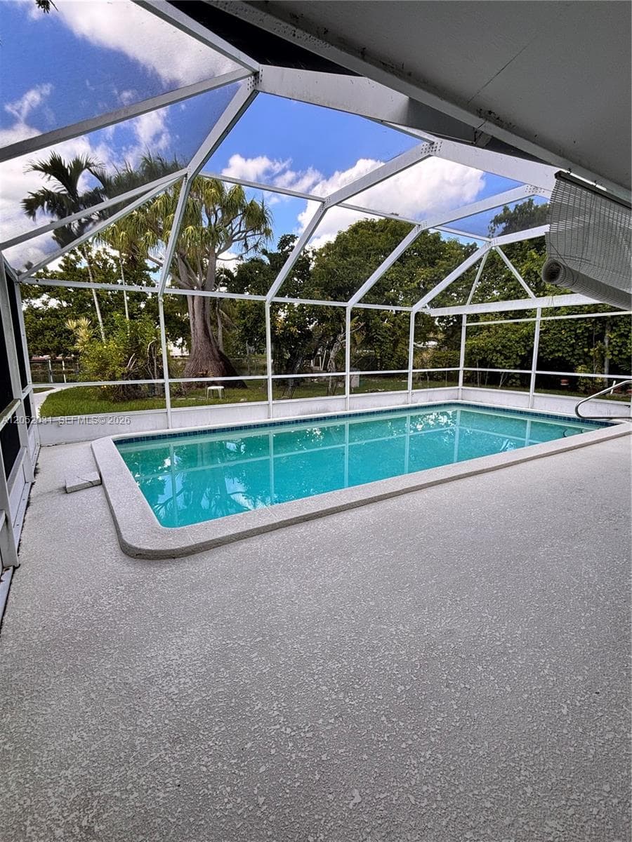 19120 Bel Aire Dr photo 15