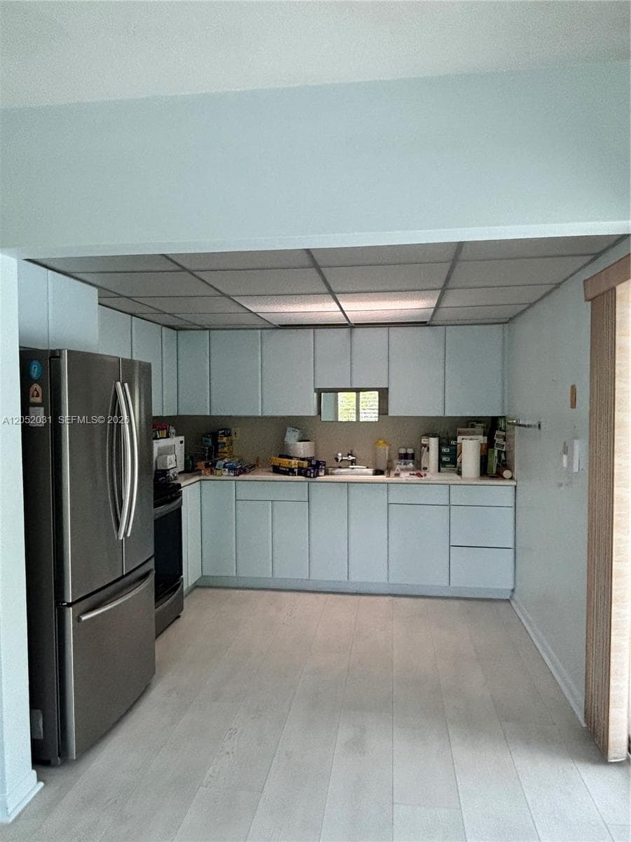 19120 Bel Aire Dr photo 4