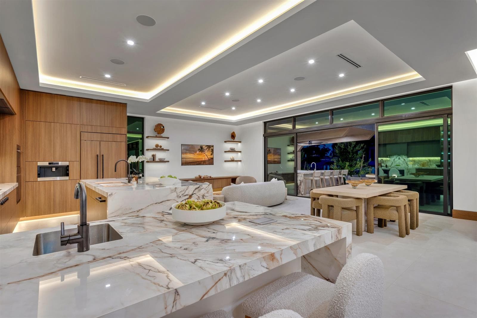 KITCHEN_TO_FAMILY_ROOM
