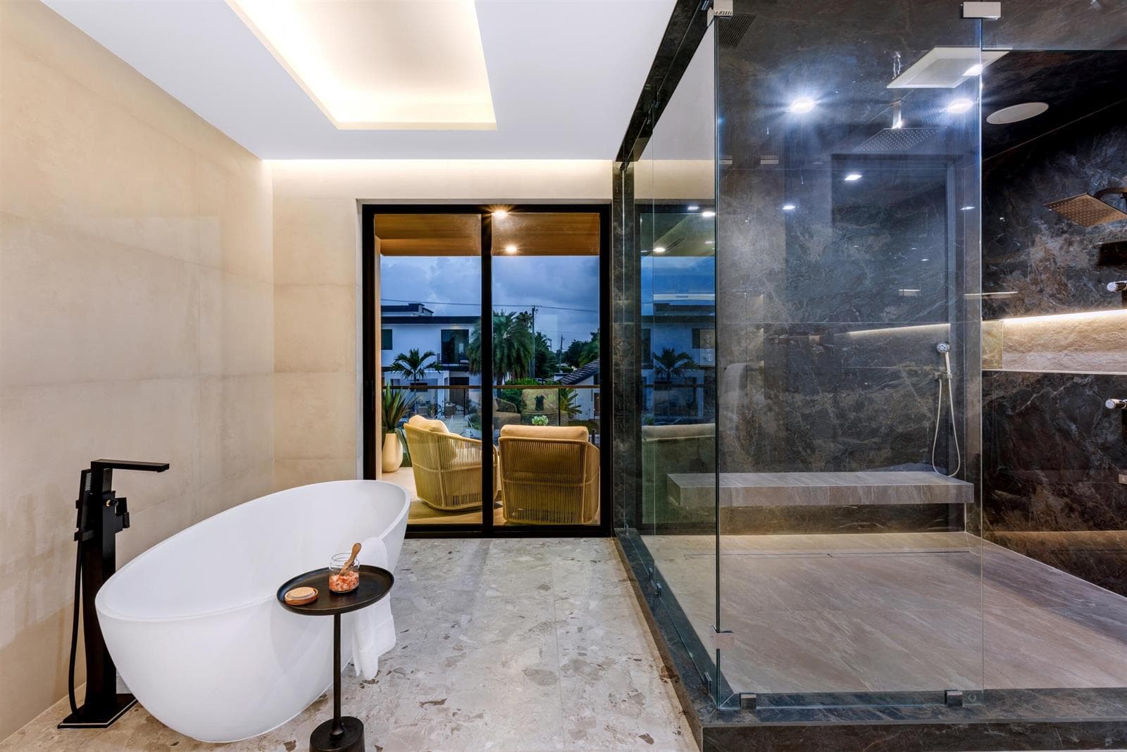 PRIMARY_BATHROOM_BALCONY