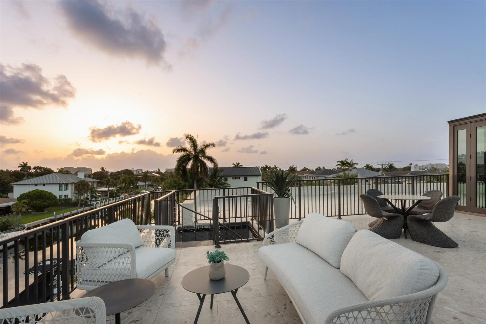 ROOFTOP_VIEW_RIGHT