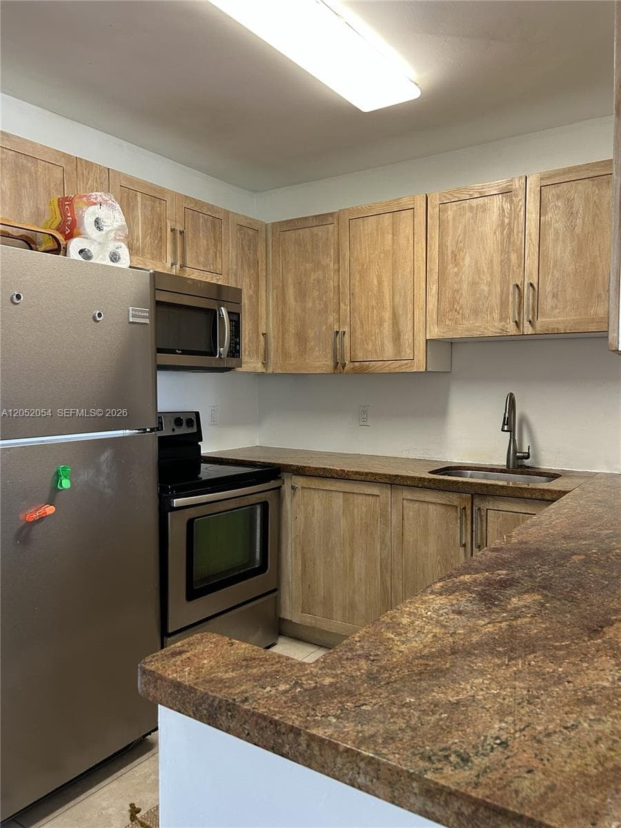 PARKVIEW POINT CONDO · #8R in Miami Beach - Photo 3