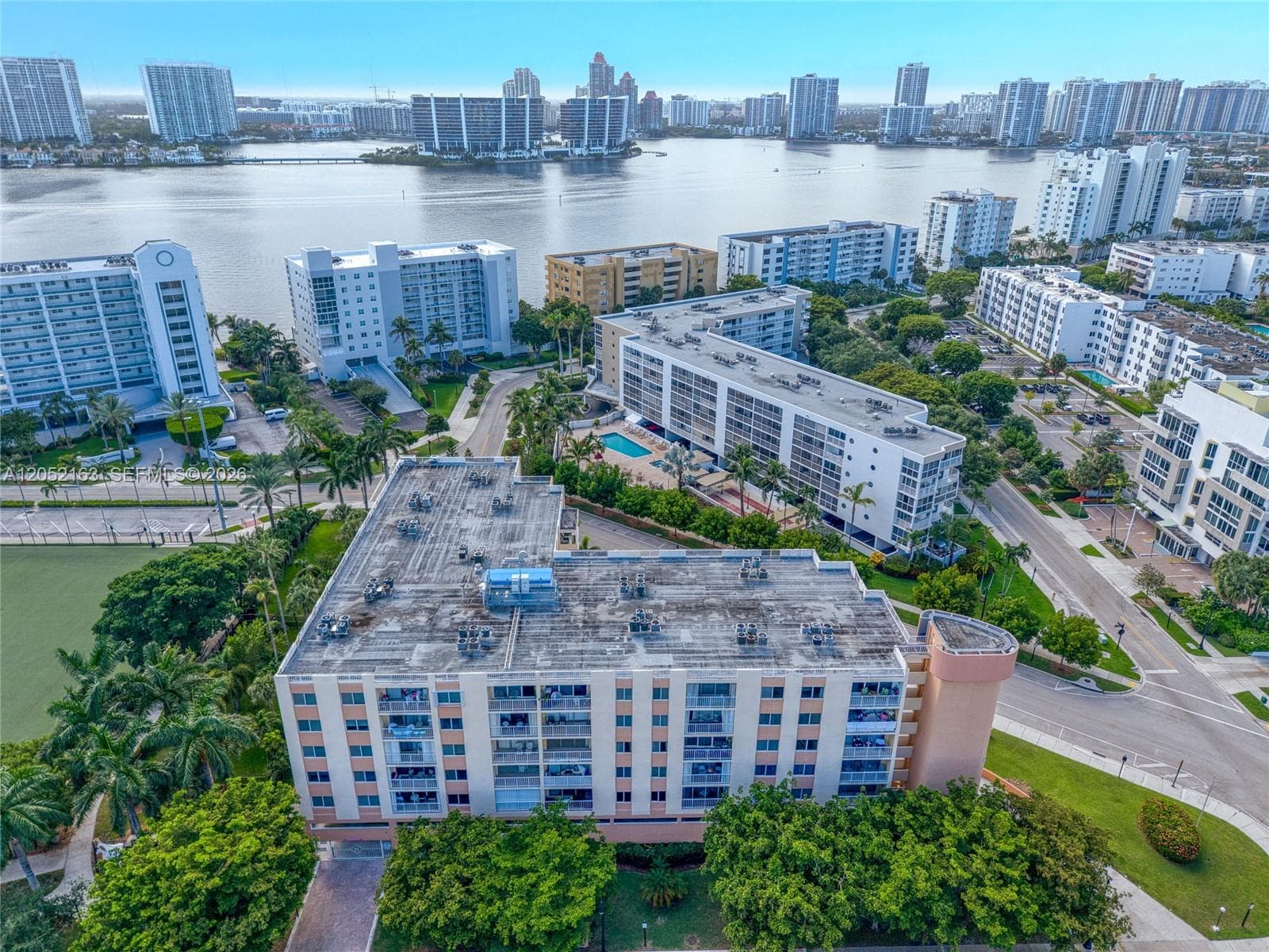 MARBELLA TOWER CONDO · #711 in Sunny Isles Beach - Photo 2