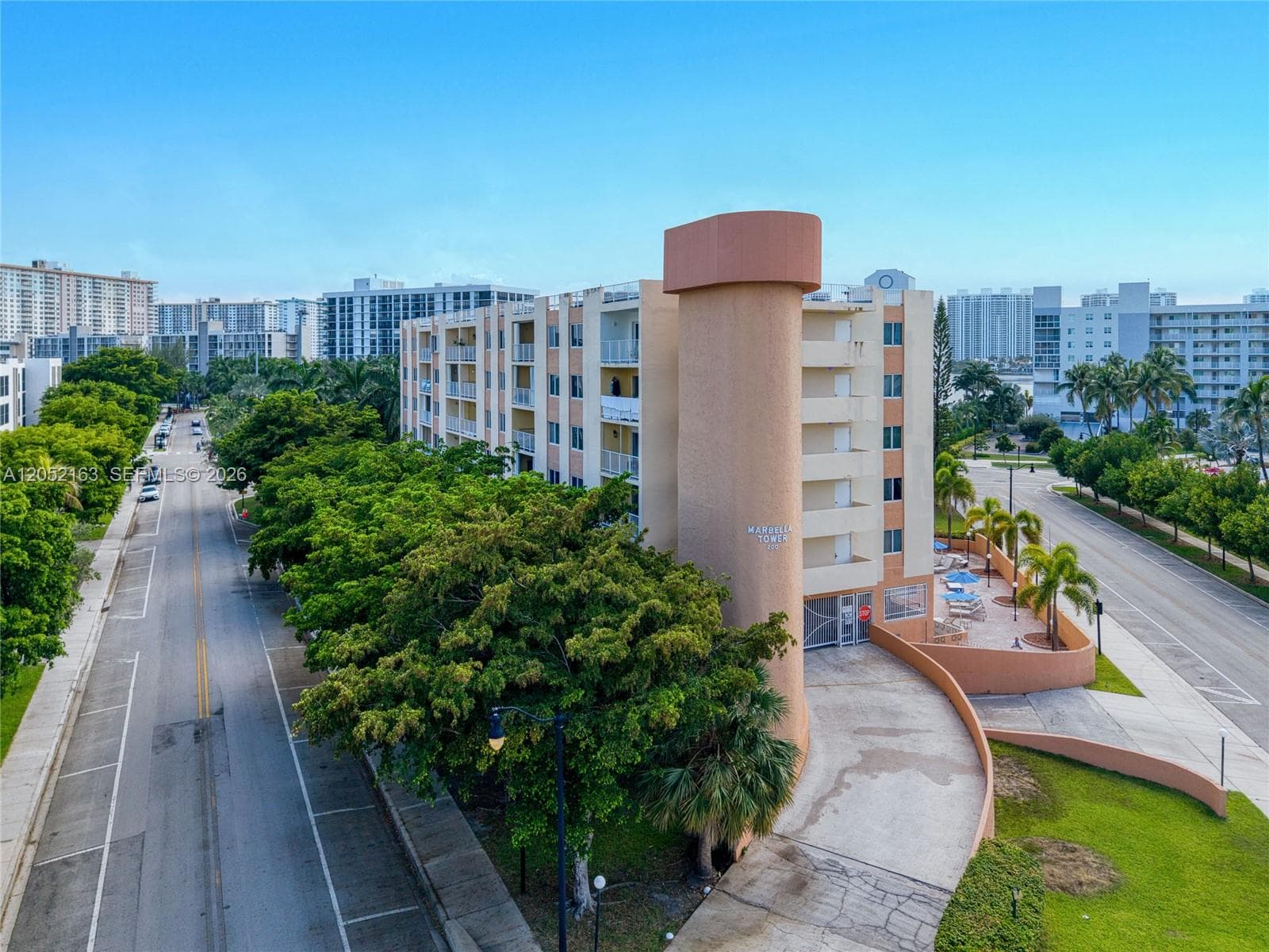 MARBELLA TOWER CONDO · #711 in Sunny Isles Beach - Photo 1