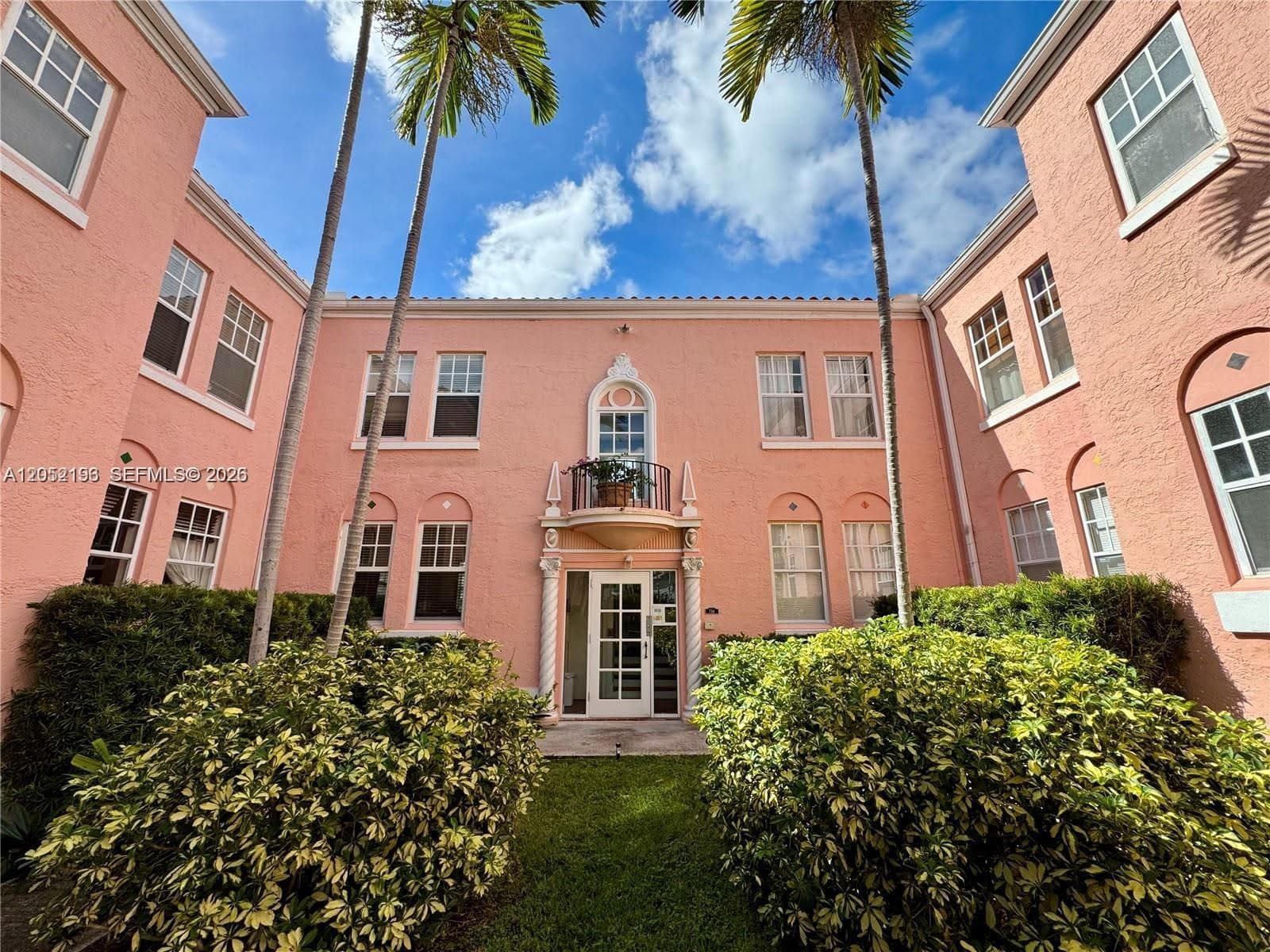 PALM GARDEN CONDO · #15 in Miami Beach - Photo 1