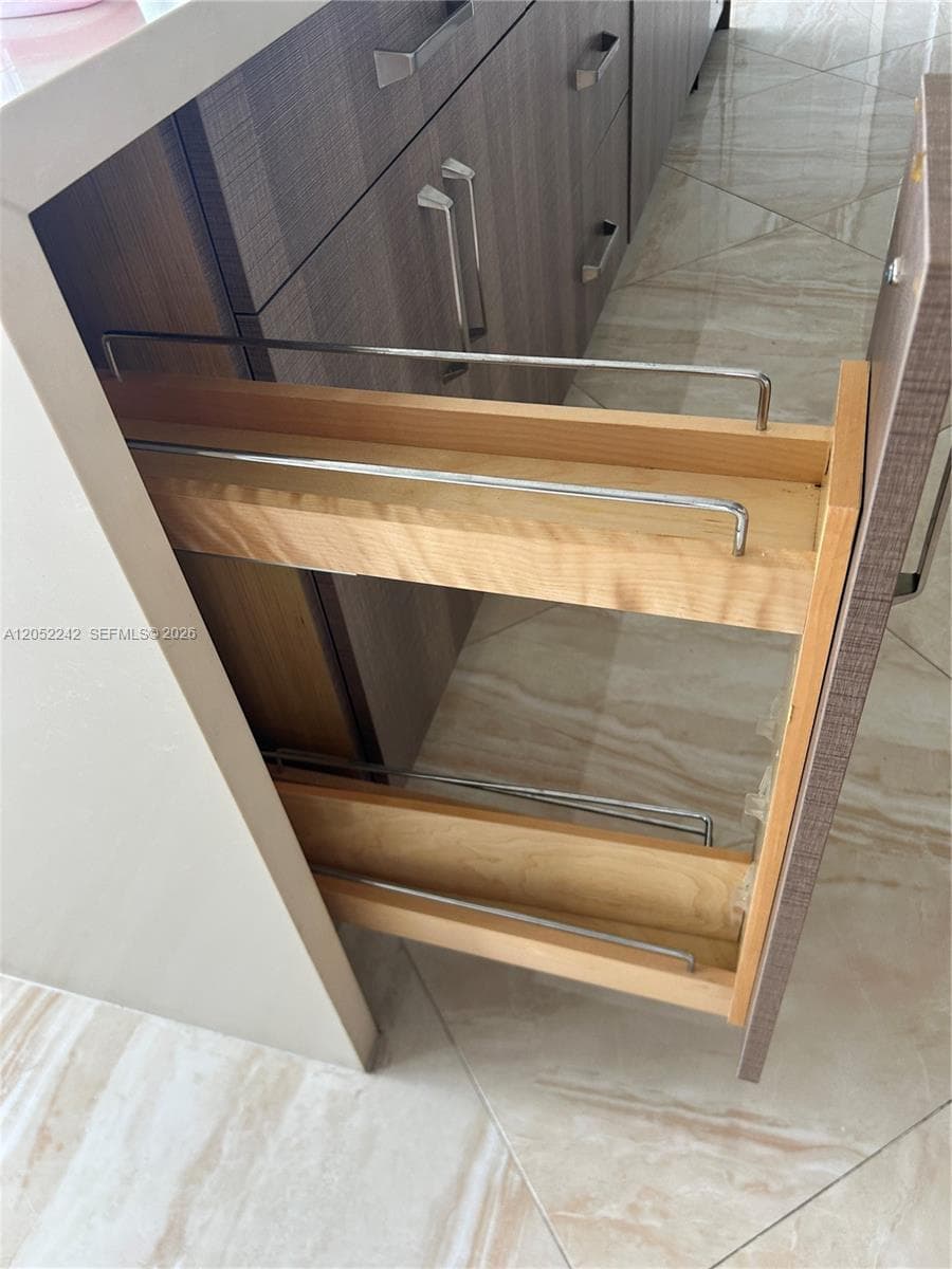 Double wide Fridge, freezer with Icemaker