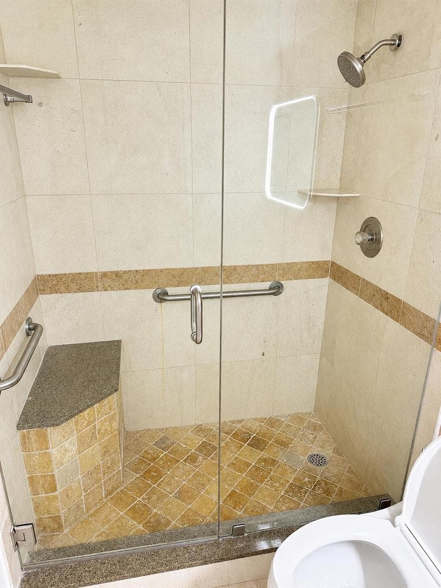 master bath 1002
