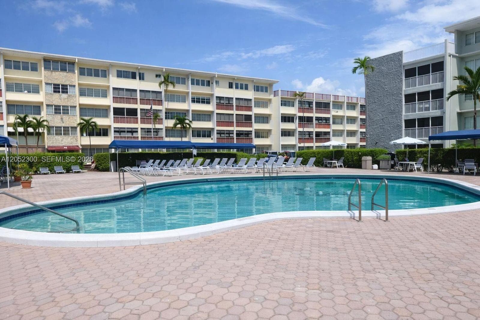 FIRST GULFSTREAM GARDEN · #306C in Hallandale Beach - Photo 14
