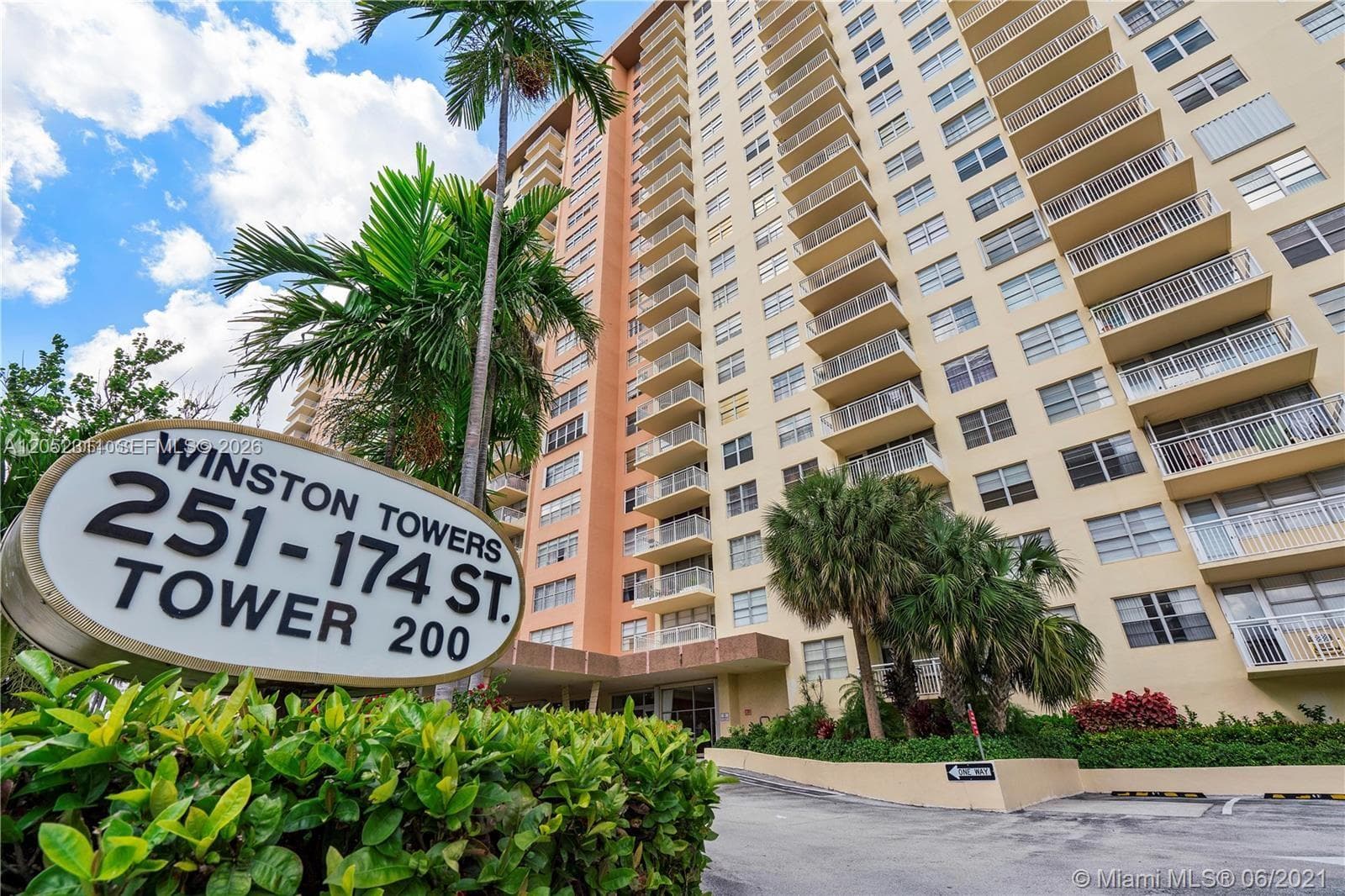 WINSTON TOWERS 200 · #602 in Sunny Isles Beach - Photo 25