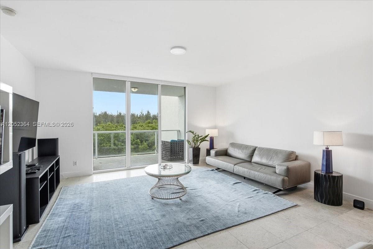 THE OAKS I CONDO · #402 in North Miami - Photo 6